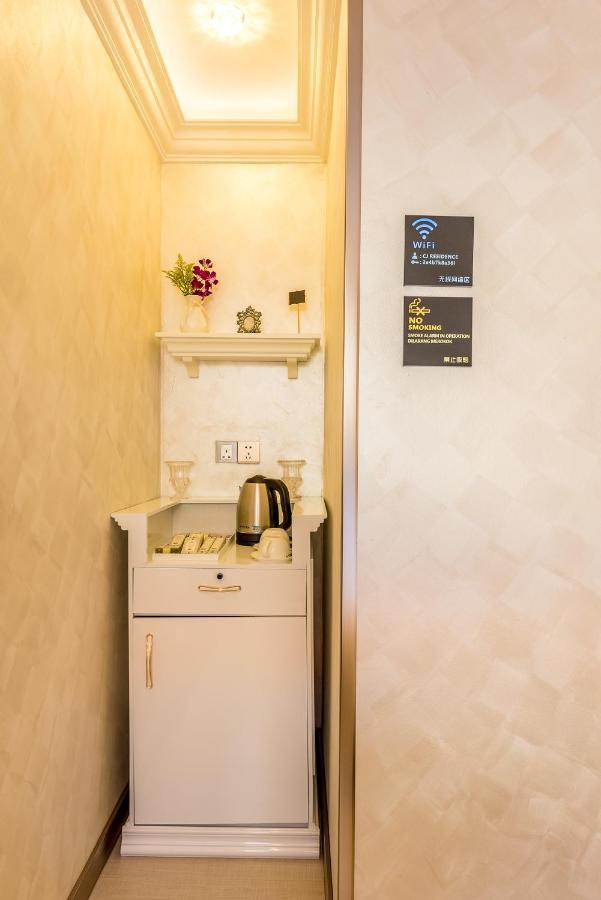 Cj - Opposite Public Bank Centre Point 3*